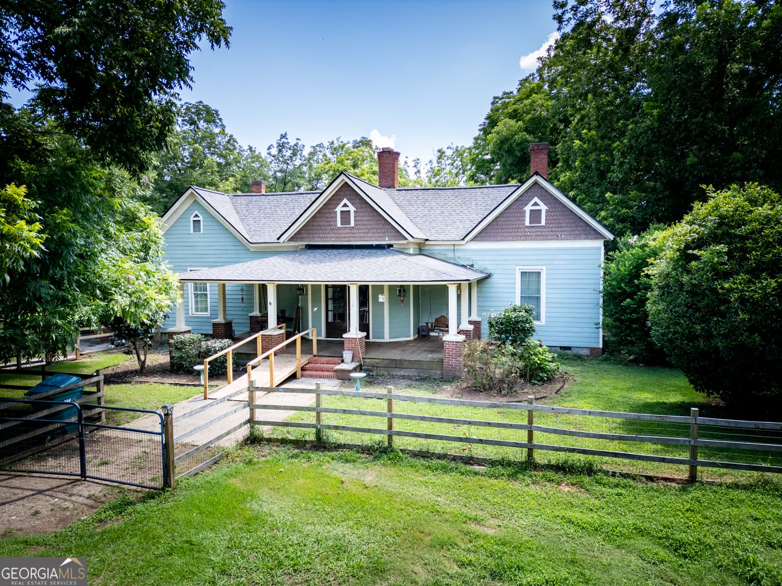 4 bedroom, 4.5 bathroom, 2,544 sq ft single family residence for sale at 111 Banks Street, Shady Dale, GA 31085 — photo 2