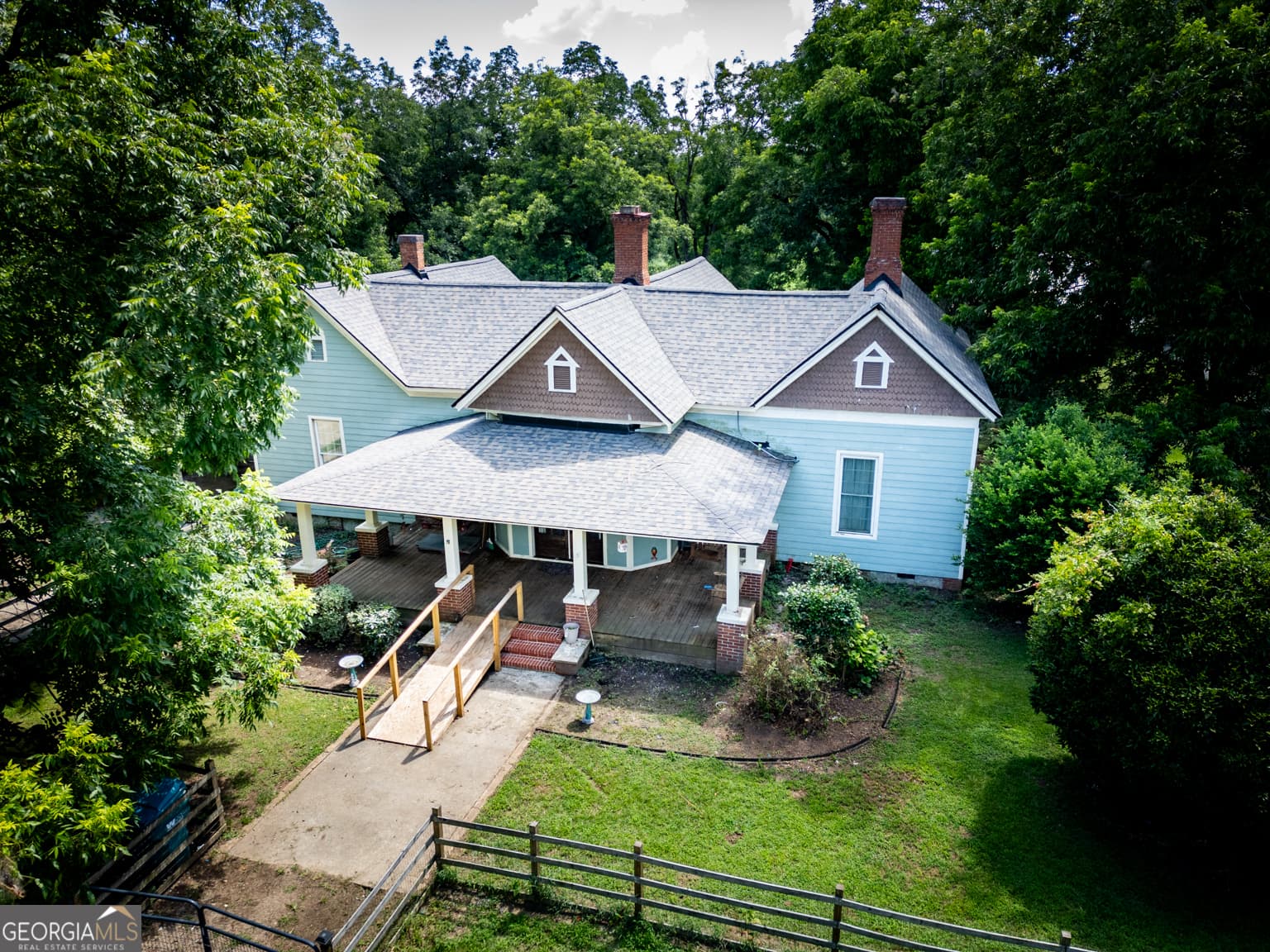 4 bedroom, 4.5 bathroom, 2,544 sq ft single family residence for sale at 111 Banks Street, Shady Dale, GA 31085 — photo 3