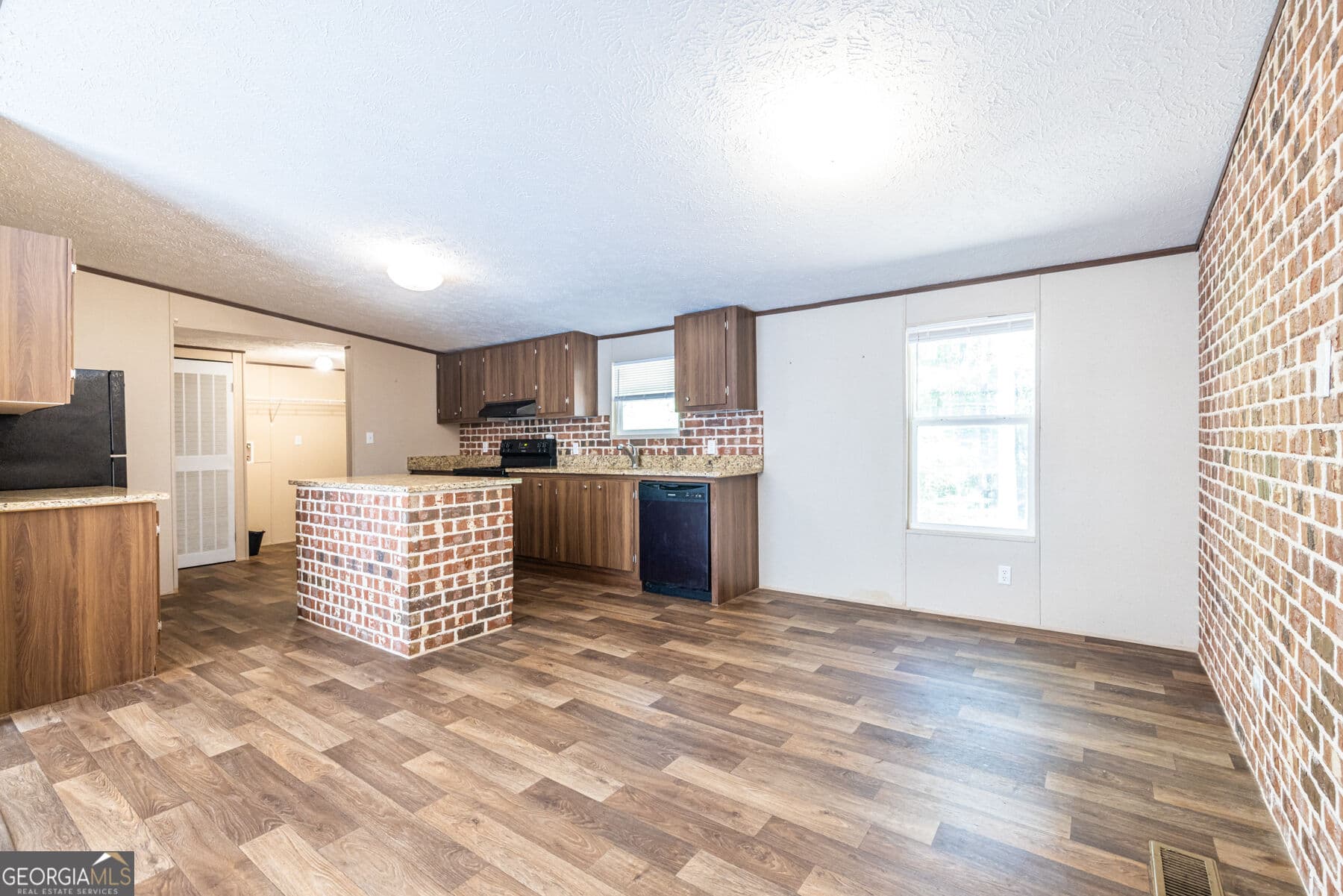 3 bedroom, 2 bathroom, 1,680 sq ft manufactured home,single family residence for sale at 2154 Grandview Road, Jasper, GA 30143 — photo 9