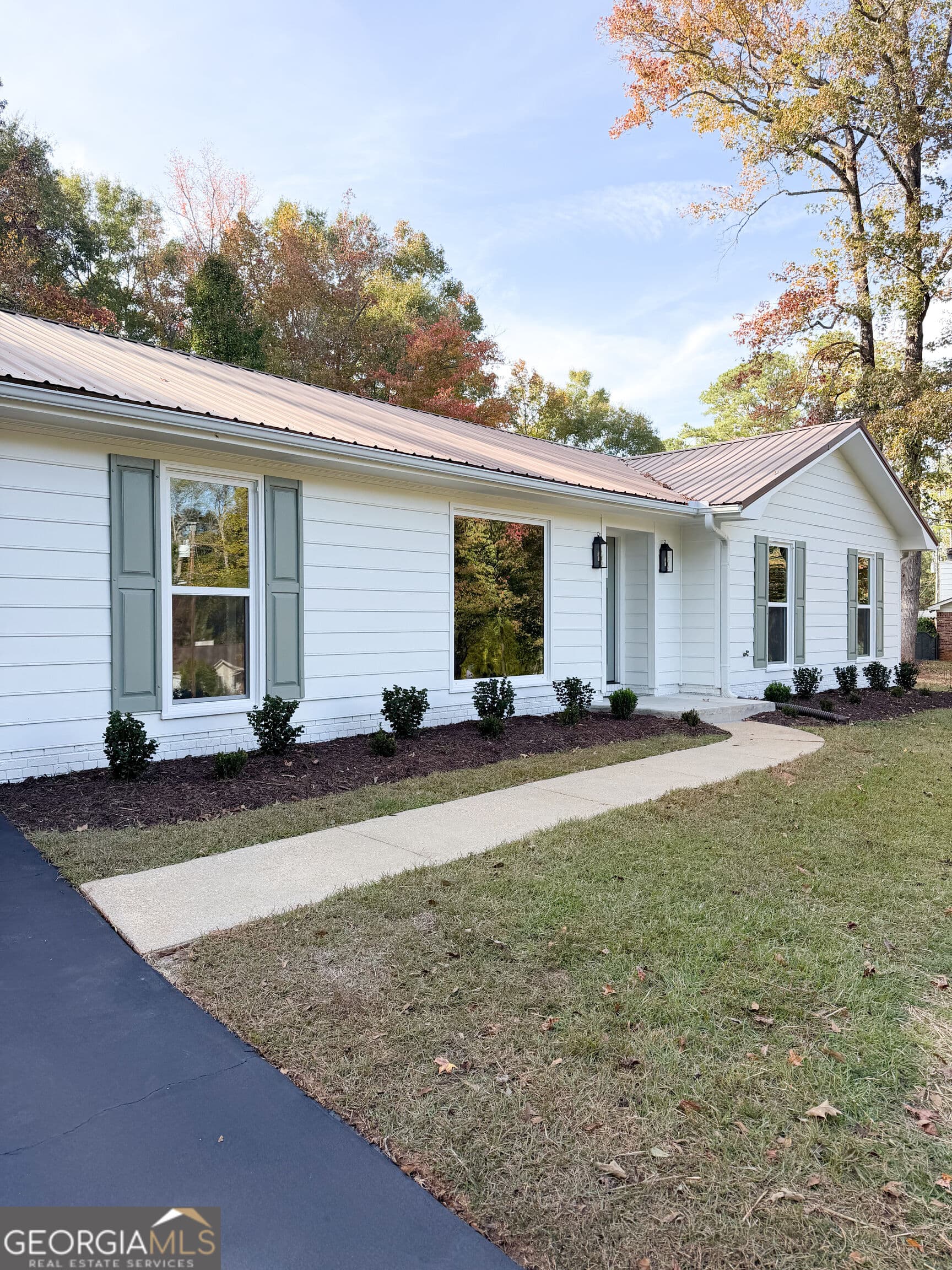 3 bedroom, 2 bathroom, 1,526 sq ft single family residence for sale at 127 Hazel Way, Lagrange, GA 30241