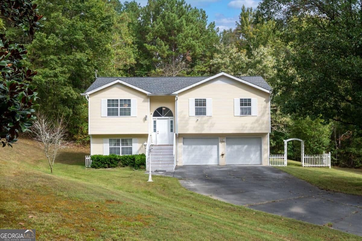 4 bedroom, 3 bathroom, 1,950 sq ft single family residence for sale at 309 Russell Hill Estates Drive, Sugar Valley, GA 30746 — photo 2