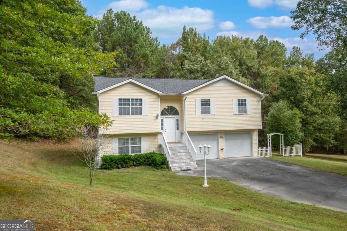 4 bedroom, 3 bathroom, 1,950 sq ft single family residence for sale at 309 Russell Hill Estates Drive, Sugar Valley, GA 30746 — photo 1 of 43