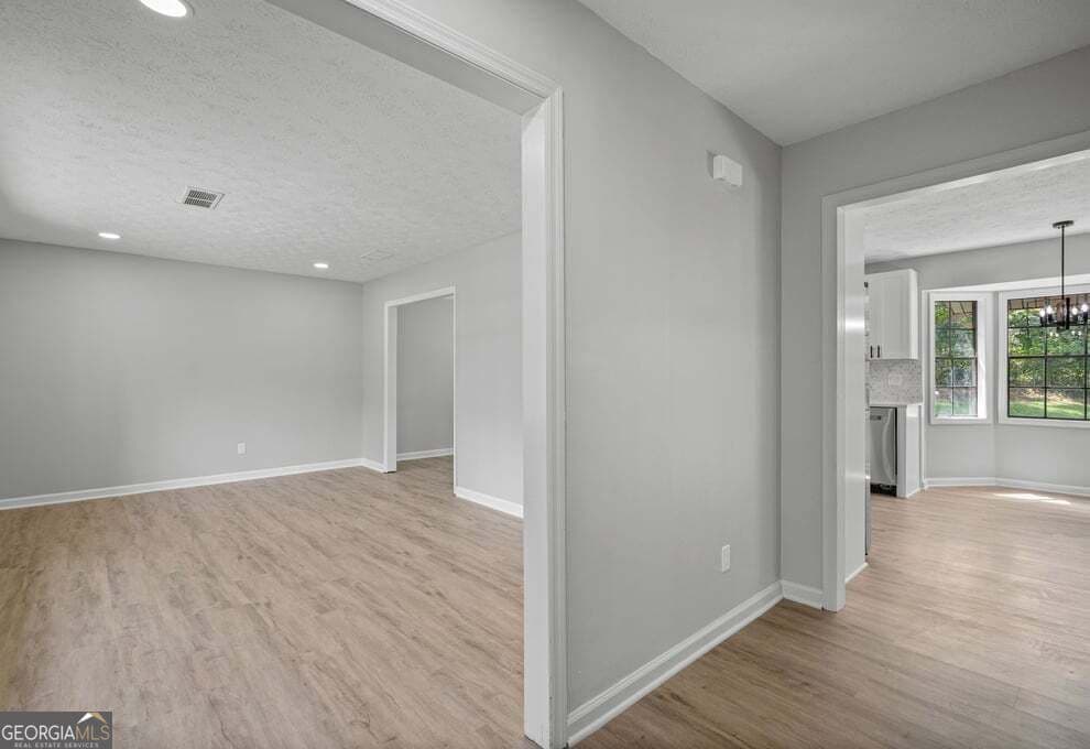 3 bedroom, 2.5 bathroom, 2,325 sq ft single family residence for sale at 6883 Creekmoor Lane, Riverdale, GA 30296 — photo 7