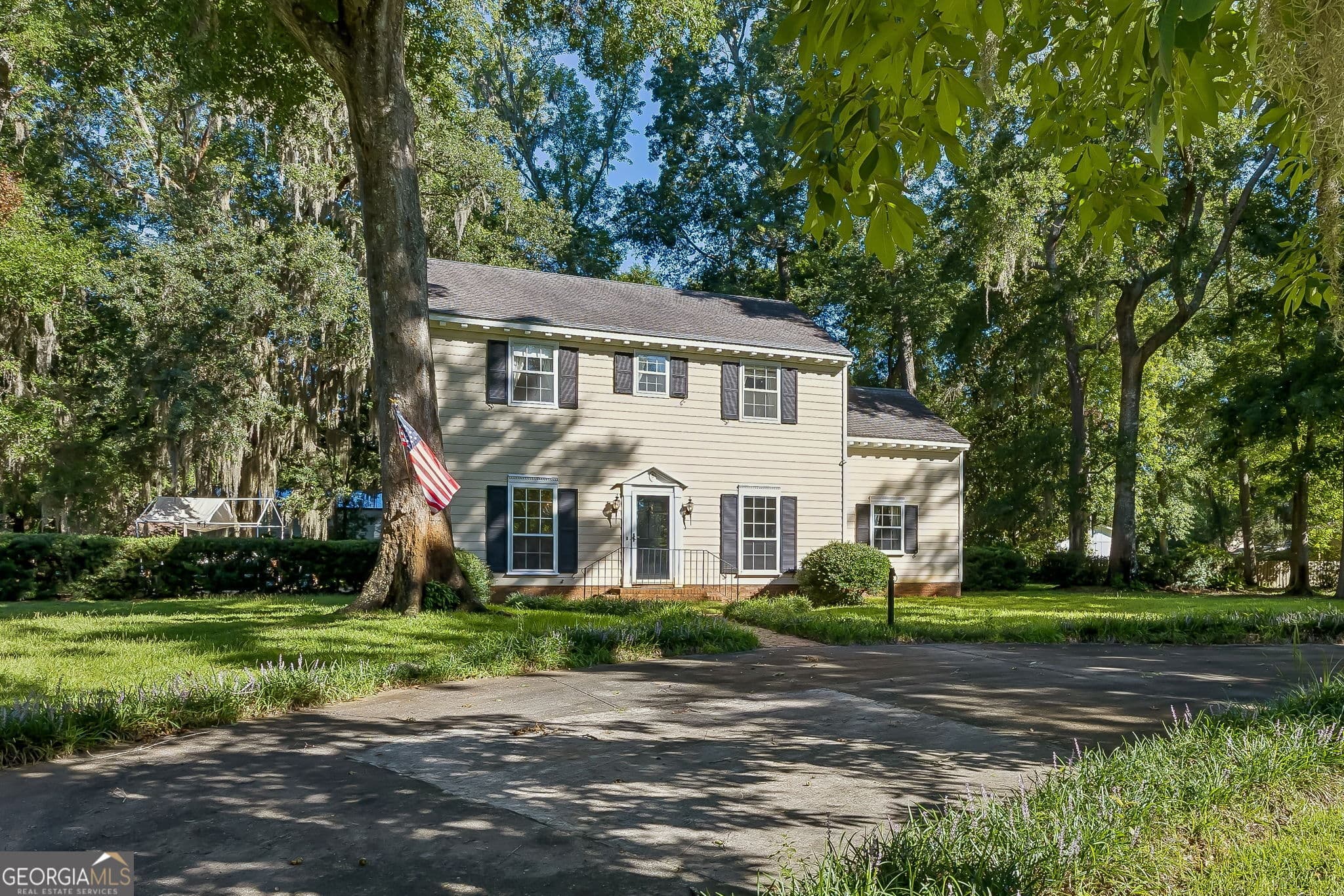 3 bedroom, 2.5 bathroom, 2,550 sq ft single family residence under contract at 806 Devon Drive, St. Marys, GA 31558 — photo 2