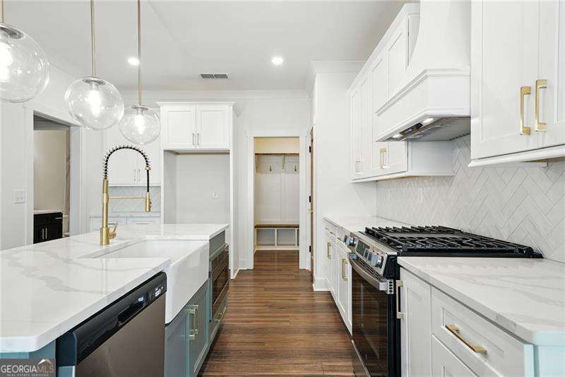4 bedroom, 3 bathroom, 2,175 sq ft single family residence for sale at 125 Old Alabama Road, Emerson, GA 30137 — photo 6