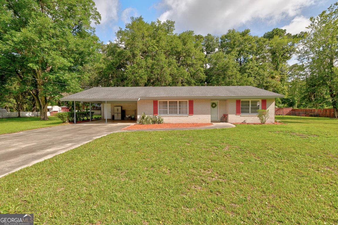 3 bedroom, 2 bathroom, 1,404 sq ft single family residence for sale at 173 FISH HALL Road, Brunswick, GA 31523 — photo 4