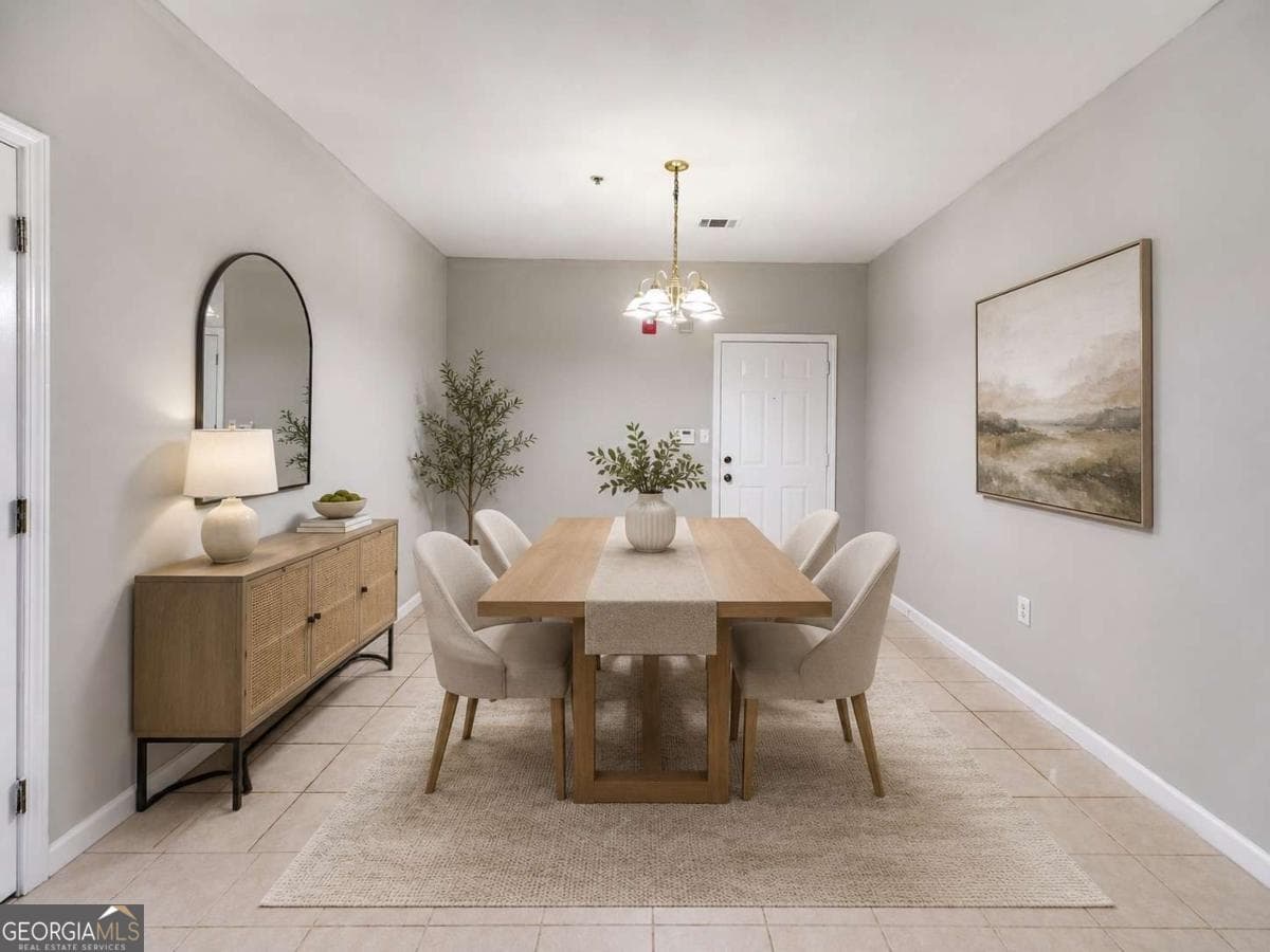 3 bedroom, 2 bathroom, 1,140 sq ft condominium for sale at 7712 Autry Circle 701, Douglasville, GA 30134 — photo 3