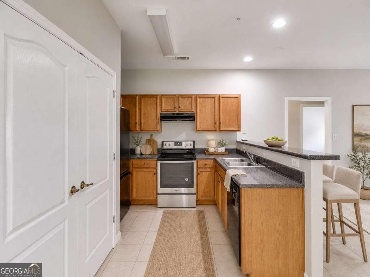 3 bedroom, 2 bathroom, 1,140 sq ft condominium for sale at 7712 Autry Circle 701, Douglasville, GA 30134 — photo 5