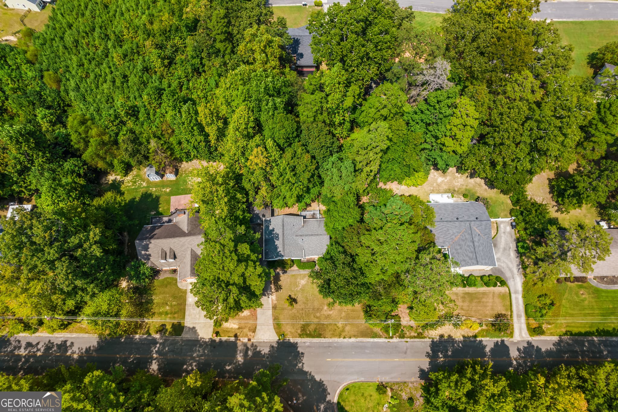 3 bedroom, 2 bathroom, 1,837 sq ft single family residence for sale at 106 Thornwood Drive, Rome, GA 30165 — photo 2