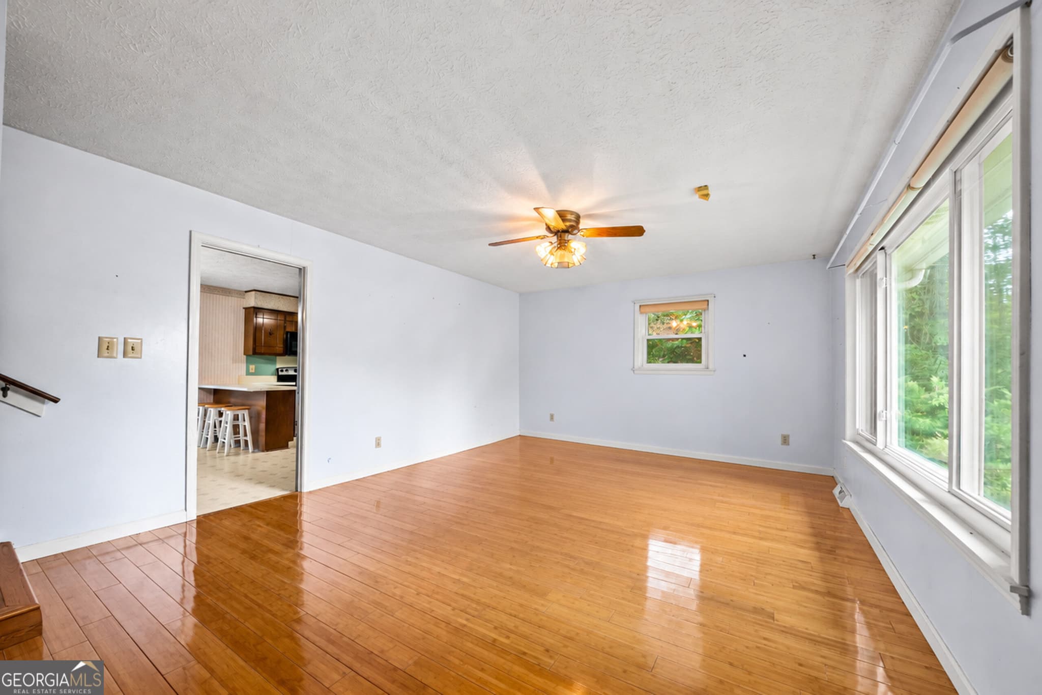 3 bedroom, 2 bathroom, 1,837 sq ft single family residence for sale at 106 Thornwood Drive, Rome, GA 30165 — photo 3