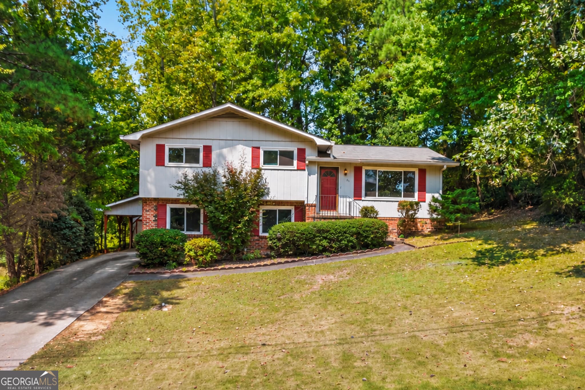 3 bedroom, 2 bathroom, 1,837 sq ft single family residence for sale at 106 Thornwood Drive, Rome, GA 30165 — photo 1 of 31