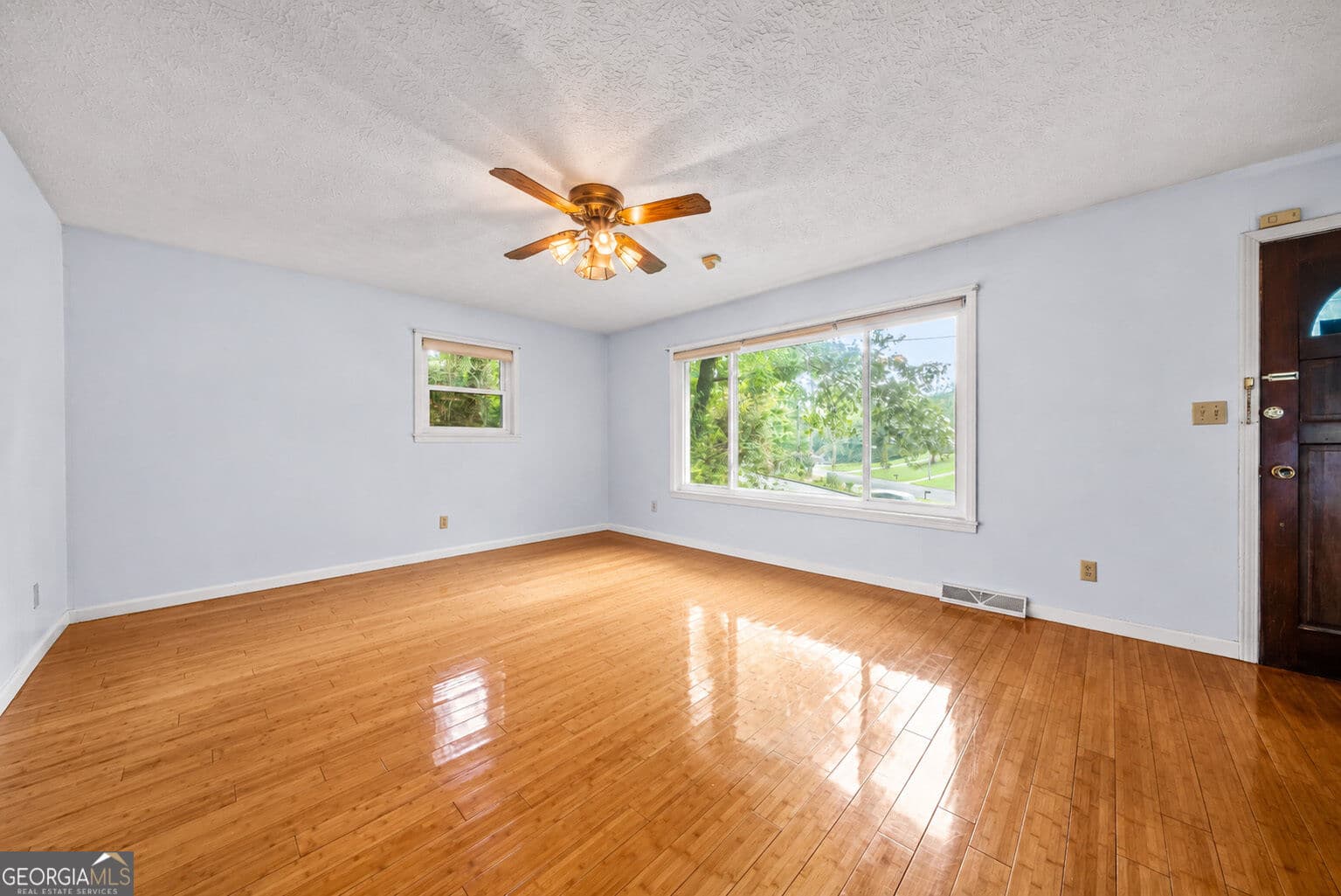 3 bedroom, 2 bathroom, 1,837 sq ft single family residence for sale at 106 Thornwood Drive, Rome, GA 30165 — photo 4