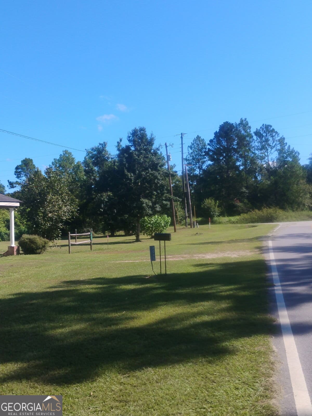 3 bedroom, 1.5 bathroom single family residence for sale at 2005 Thairdell Road, Rockledge, GA 30454 — photo 3