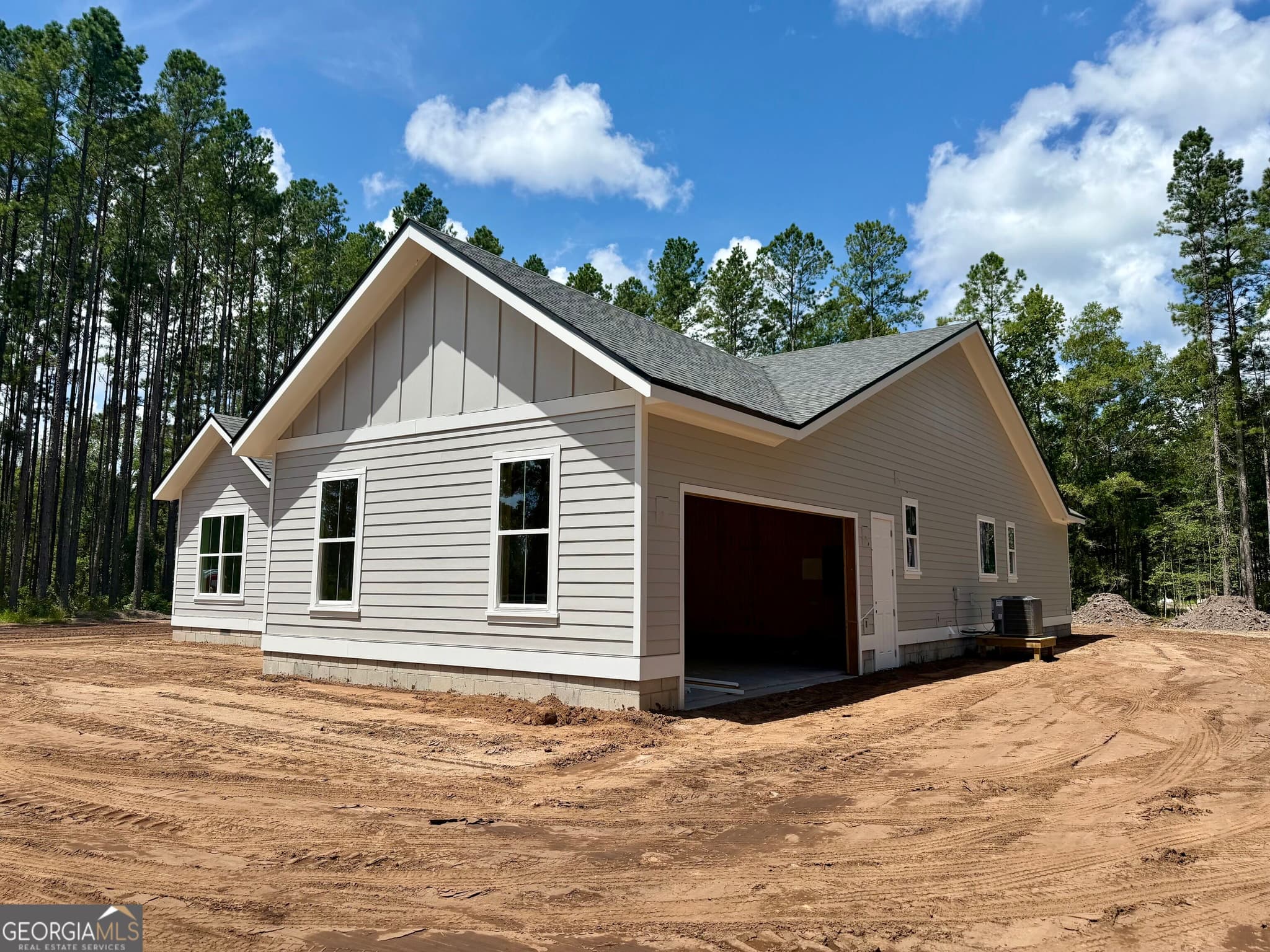 4 bedroom, 3 bathroom, 2,201 sq ft single family residence for sale at 1077 La Vento Lane, Waverly, GA 31565 — photo 2