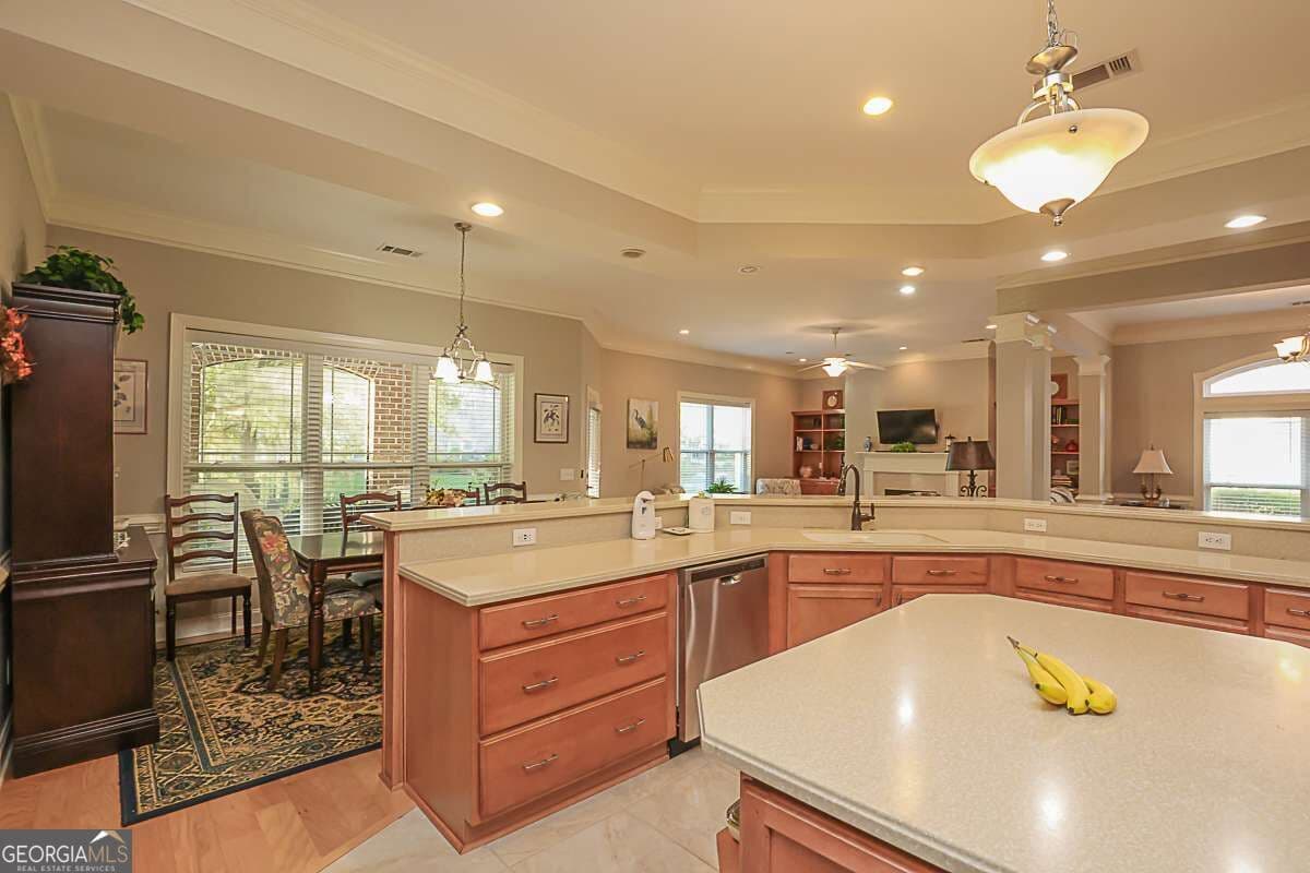 3 bedroom, 2 bathroom condominium for sale at 1502 River Oaks Drive, Richmond Hill, GA 31324 — photo 9