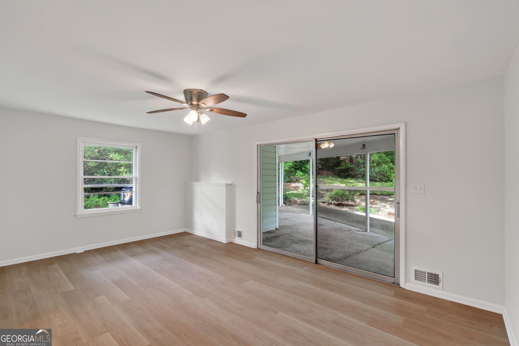 3 bedroom, 2 bathroom, 1,158 sq ft single family residence for sale at 3650 Fred Walker Drive, Smyrna, GA 30082 — photo 9