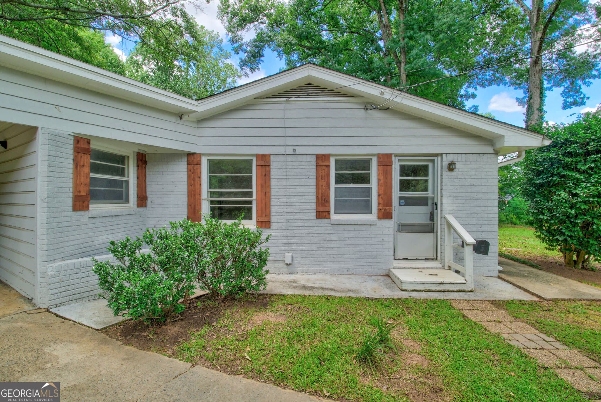 3 bedroom, 2 bathroom, 1,158 sq ft single family residence for sale at 3650 Fred Walker Drive, Smyrna, GA 30082 — photo 4