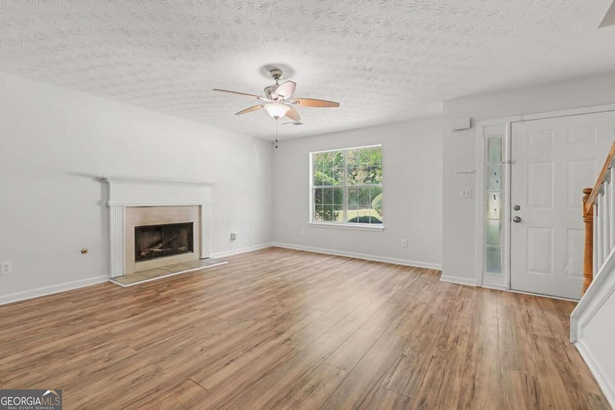 3 bedroom, 2.5 bathroom, 1,652 sq ft single family residence for sale at 7102 Shenandoah Trail, Austell, GA 30168 — photo 5