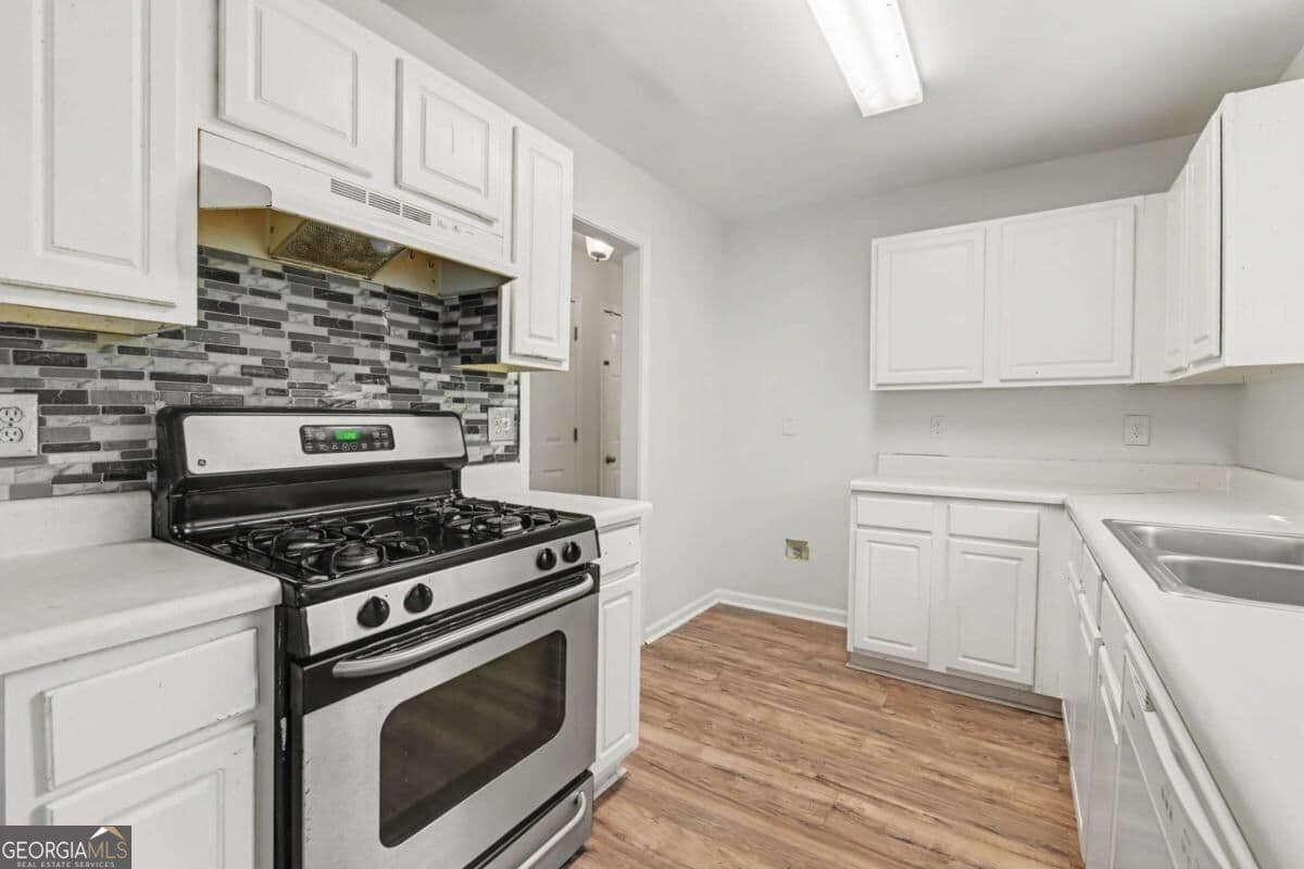 3 bedroom, 2.5 bathroom, 1,652 sq ft single family residence for sale at 7102 Shenandoah Trail, Austell, GA 30168 — photo 9