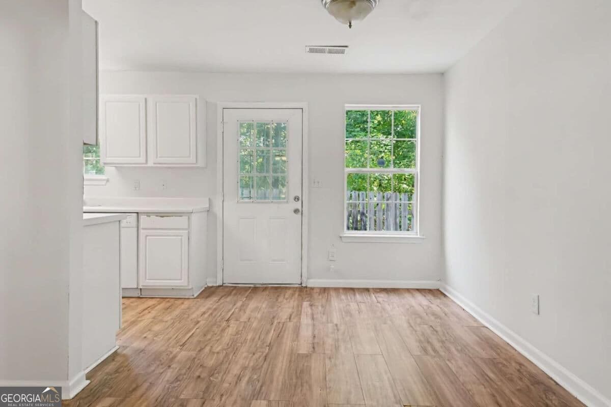 3 bedroom, 2.5 bathroom, 1,652 sq ft single family residence for sale at 7102 Shenandoah Trail, Austell, GA 30168 — photo 10