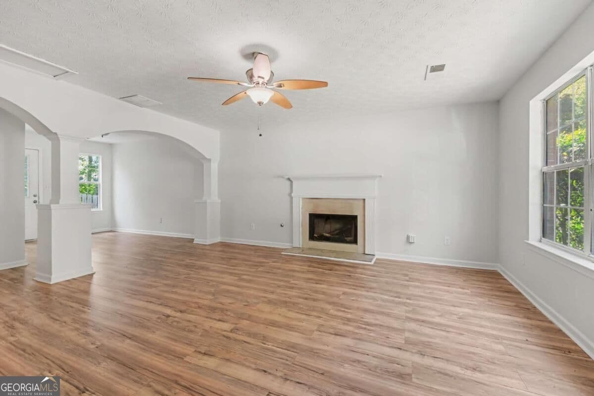3 bedroom, 2.5 bathroom, 1,652 sq ft single family residence for sale at 7102 Shenandoah Trail, Austell, GA 30168 — photo 4