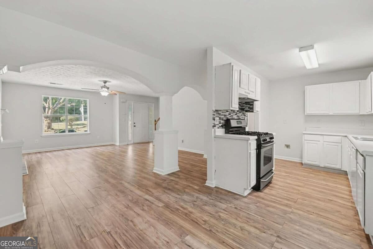 3 bedroom, 2.5 bathroom, 1,652 sq ft single family residence for sale at 7102 Shenandoah Trail, Austell, GA 30168 — photo 8