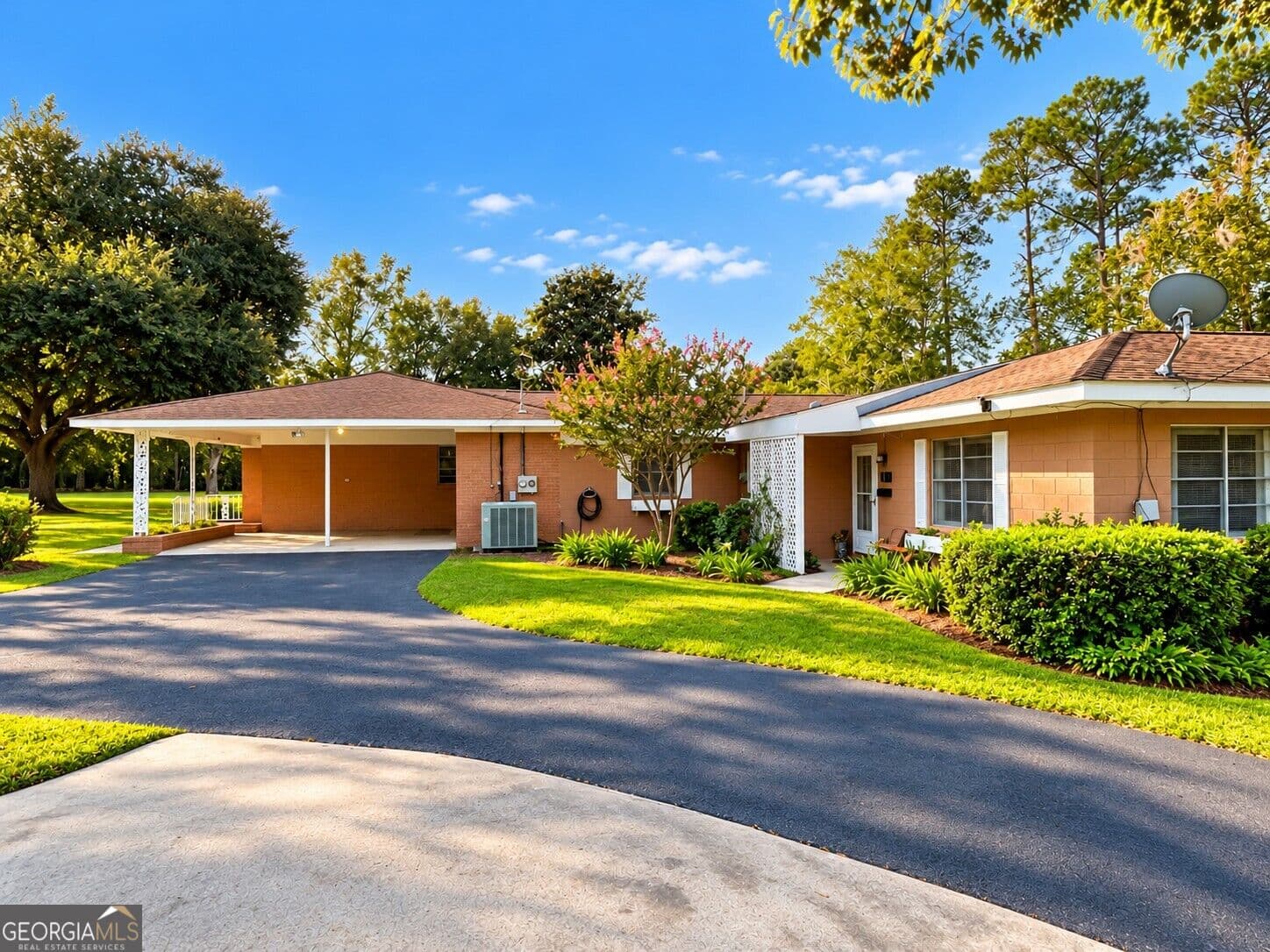 4 bedroom, 2.5 bathroom, 3,247 sq ft single family residence for sale at 915 N Main St Street, Statesboro, GA 30458 — photo 2