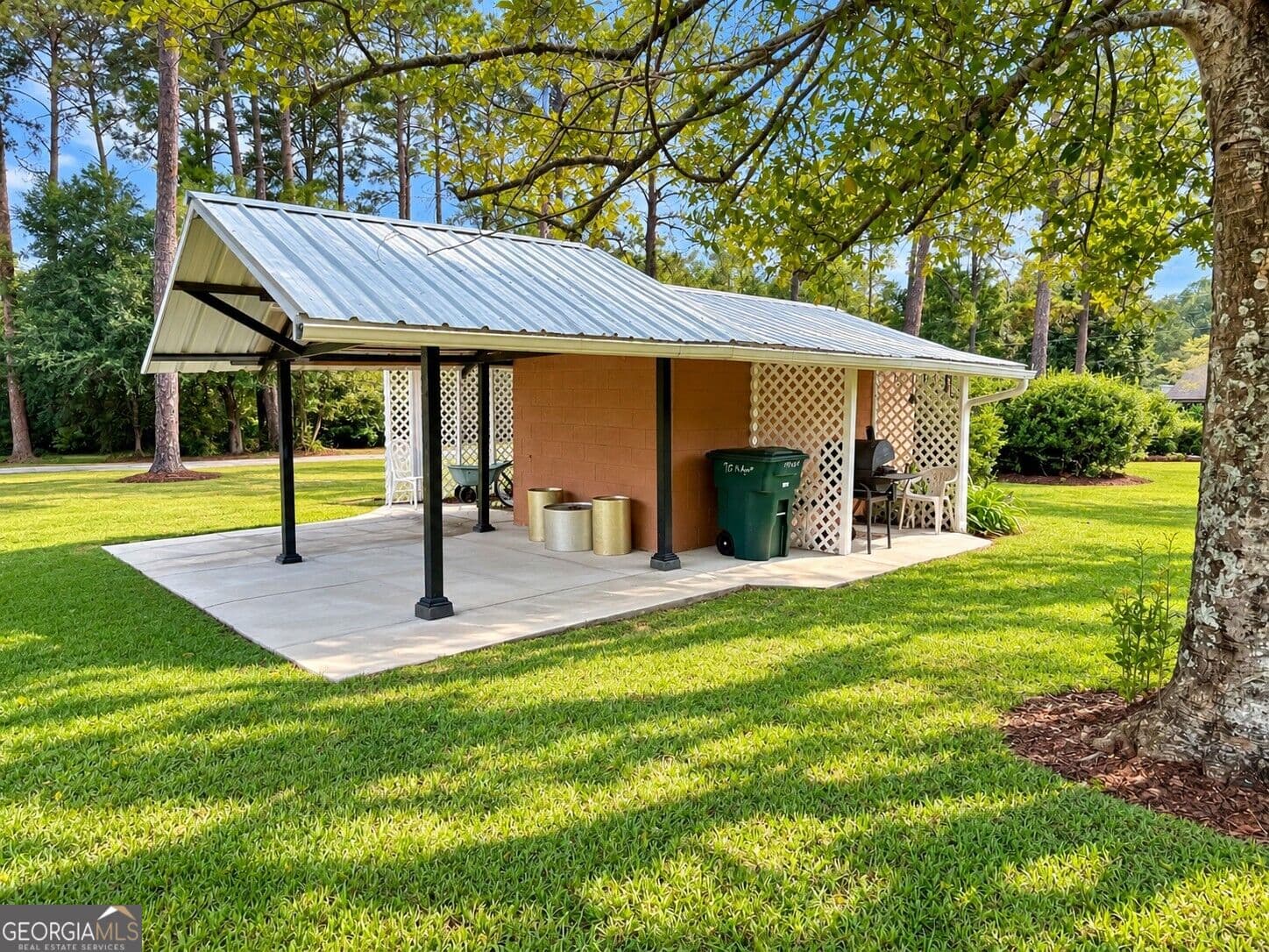 4 bedroom, 2.5 bathroom, 3,247 sq ft single family residence for sale at 915 N Main St Street, Statesboro, GA 30458 — photo 7