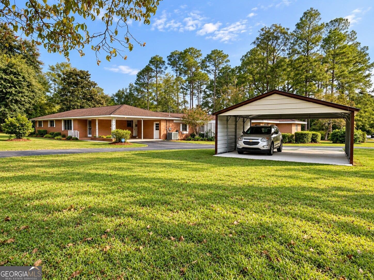 4 bedroom, 2.5 bathroom, 3,247 sq ft single family residence for sale at 915 N Main St Street, Statesboro, GA 30458 — photo 9