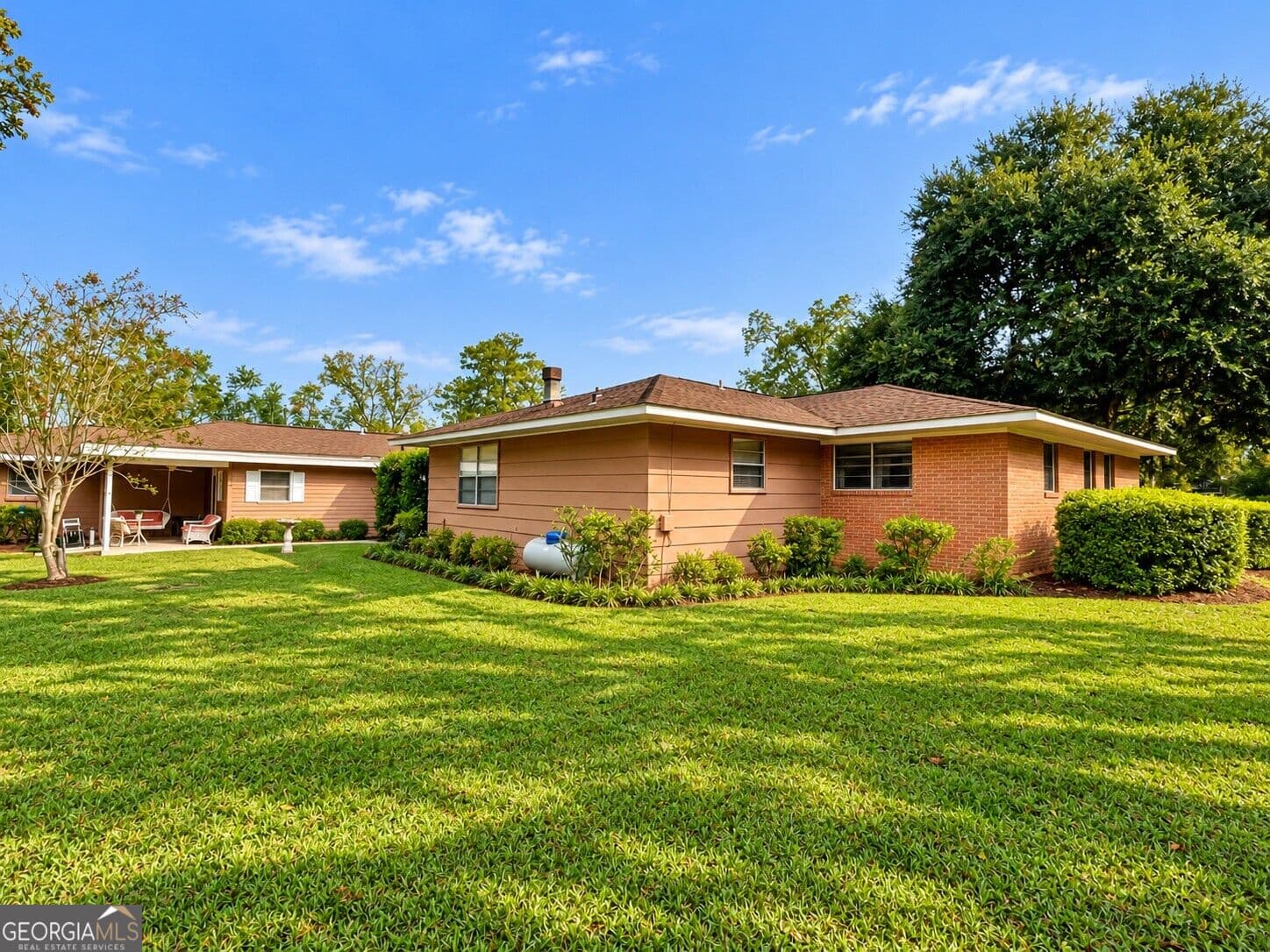 4 bedroom, 2.5 bathroom, 3,247 sq ft single family residence for sale at 915 N Main St Street, Statesboro, GA 30458 — photo 8