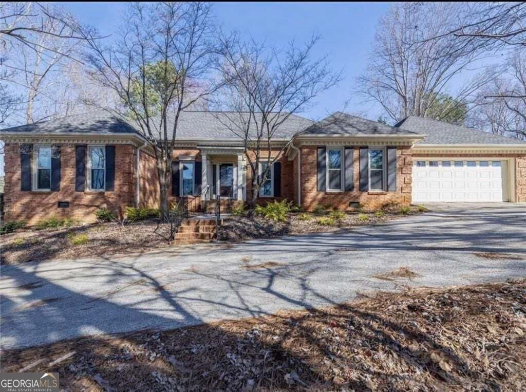 4 bedroom, 2.5 bathroom, 2,795 sq ft single family residence for rent at 1951 Wellington Lane, Marietta, GA 30062 for $3,950 a month — photo 1 of 58