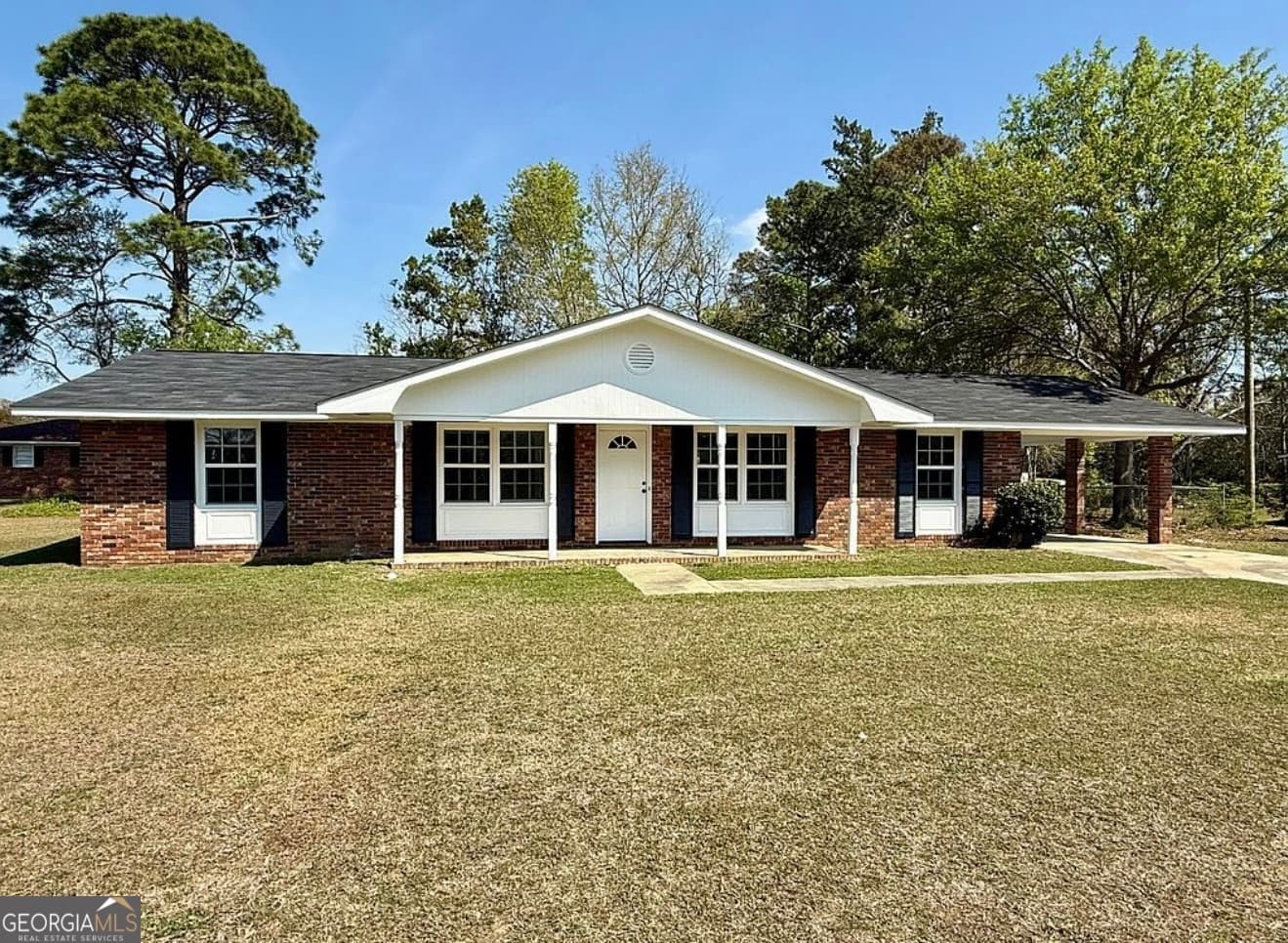 3 bedroom, 2 bathroom, 1,675 sq ft single family residence for sale at 1700 N Maple Drive, Vidalia, GA 30474 — photo 1 of 29