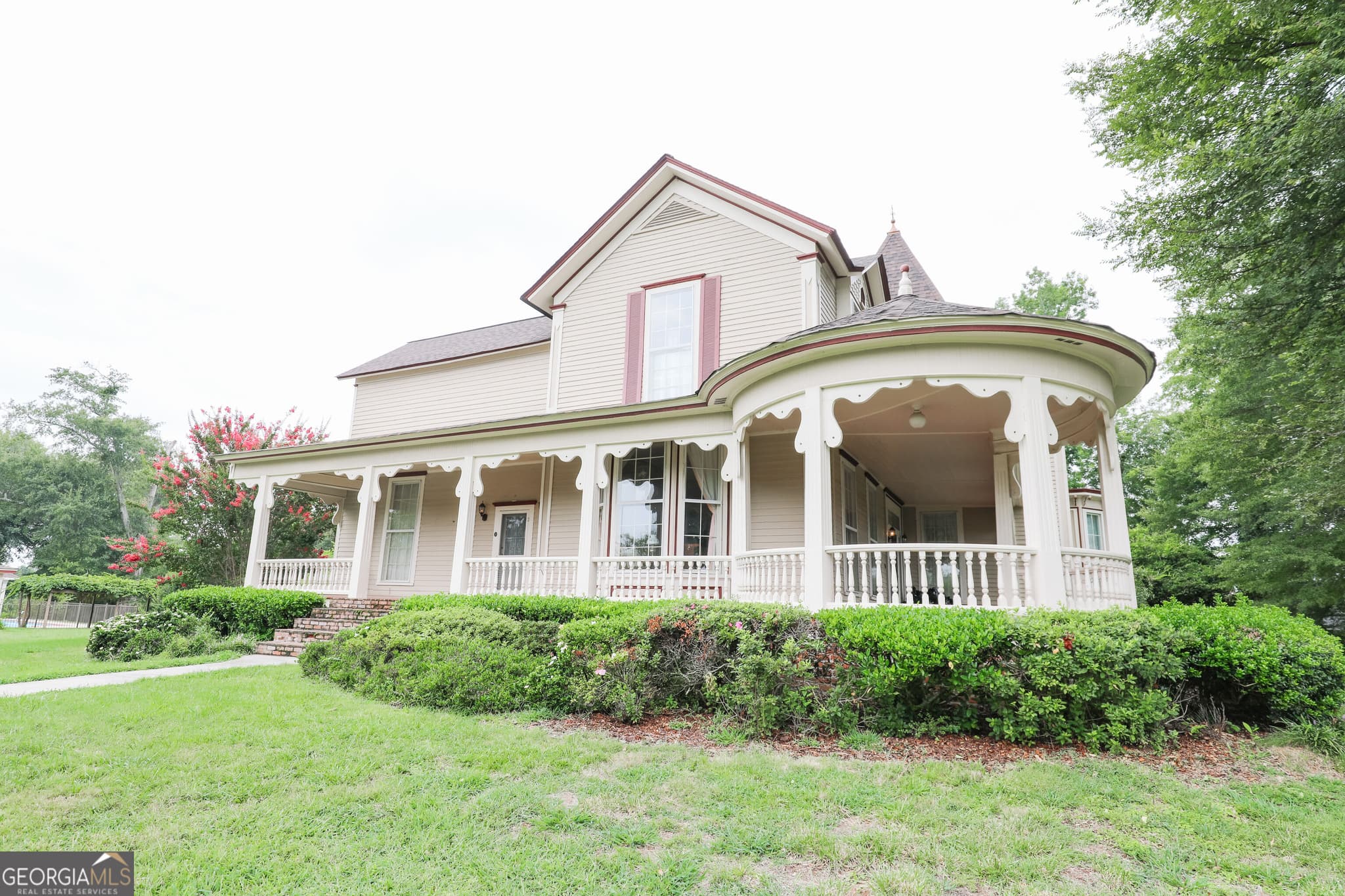 4 bedroom, 3 bathroom, 4,437 sq ft single family residence for sale at 130 LaGrange Street, Newnan, GA 30263 — photo 5