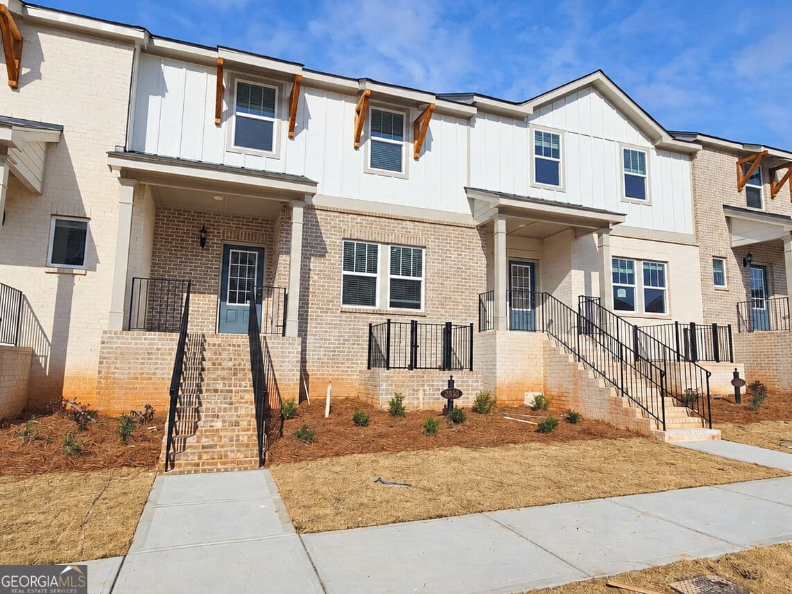 4 bedroom, 3.5 bathroom, 2,029 sq ft townhouse for rent at 2836 Devon Vale Street, Lawrenceville, GA 30044 for $2,600 a month — photo 1 of 22