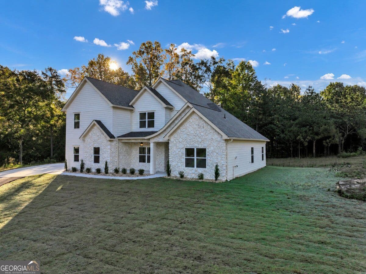 4 bedroom, 3.5 bathroom, 3,100 sq ft single family residence for sale at 5137 Maroney Mill Road, Douglasville, GA 30134 — photo 1 of 41