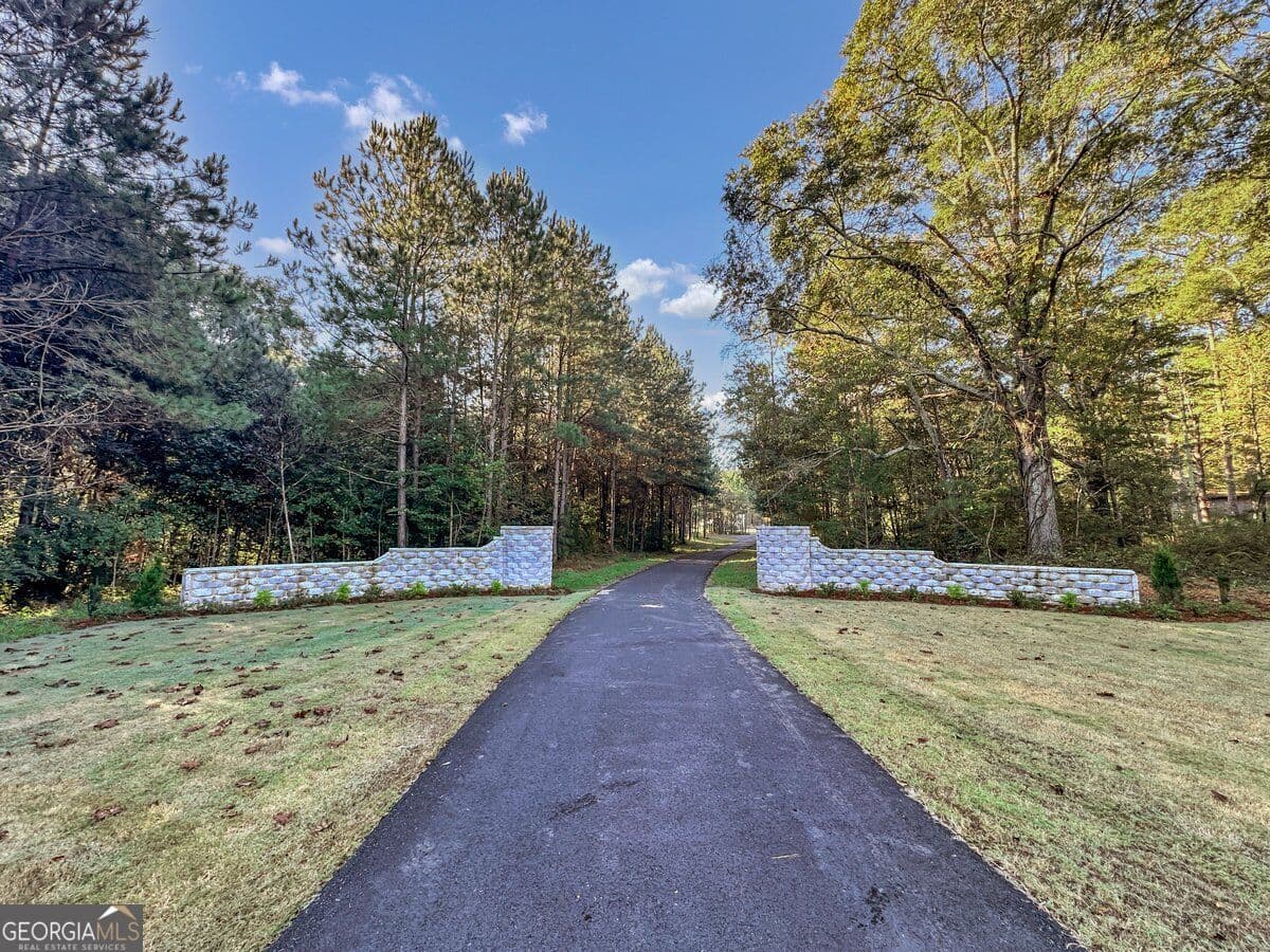 4 bedroom, 3.5 bathroom, 3,100 sq ft single family residence for sale at 5137 Maroney Mill Road, Douglasville, GA 30134 — photo 4