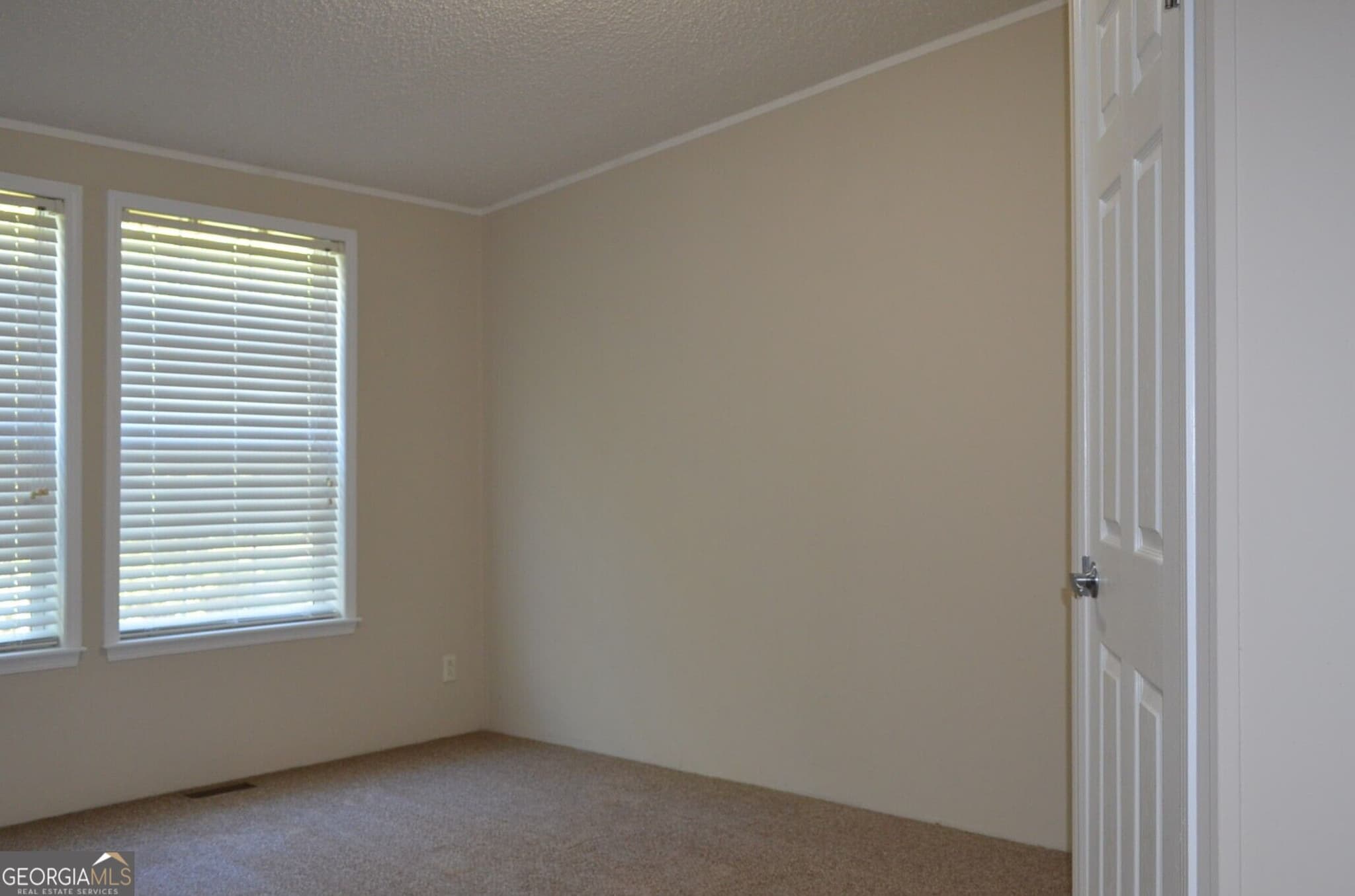 4 bedroom, 2 bathroom, 2,387 sq ft manufactured home,single family residence for sale at 2354 Old Knoxville Road, Knoxville, GA 31050 — photo 8