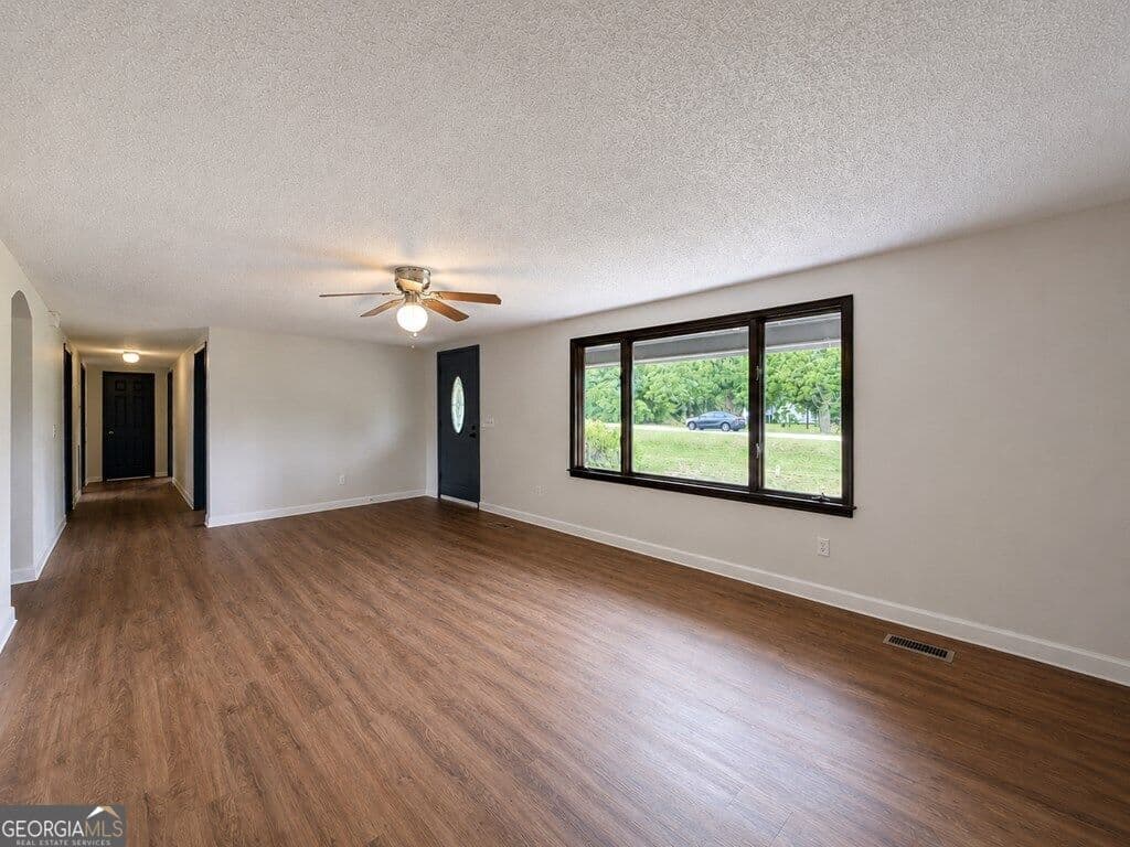 3 bedroom, 2 bathroom, 1,956 sq ft single family residence for sale at 1604 S 11th Street, Cordele, GA 31015 — photo 10