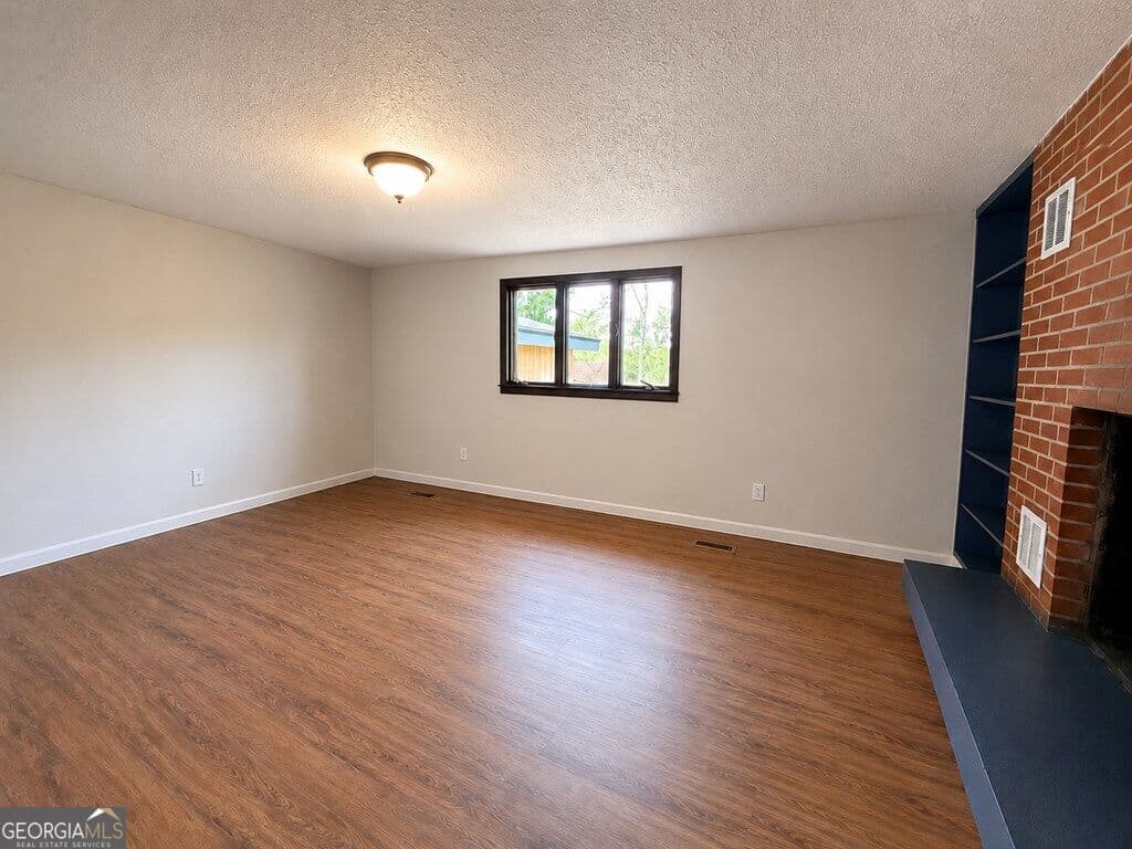 3 bedroom, 2 bathroom, 1,956 sq ft single family residence for sale at 1604 S 11th Street, Cordele, GA 31015 — photo 8
