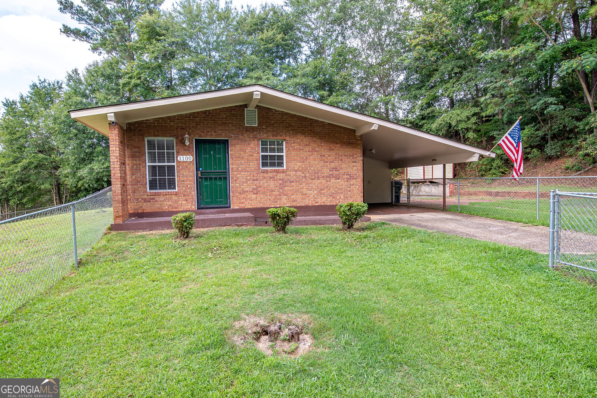 3 bedroom, 1.5 bathroom, 1,080 sq ft single family residence sold at 1100 19th Avenue, Phenix City, AL 36869