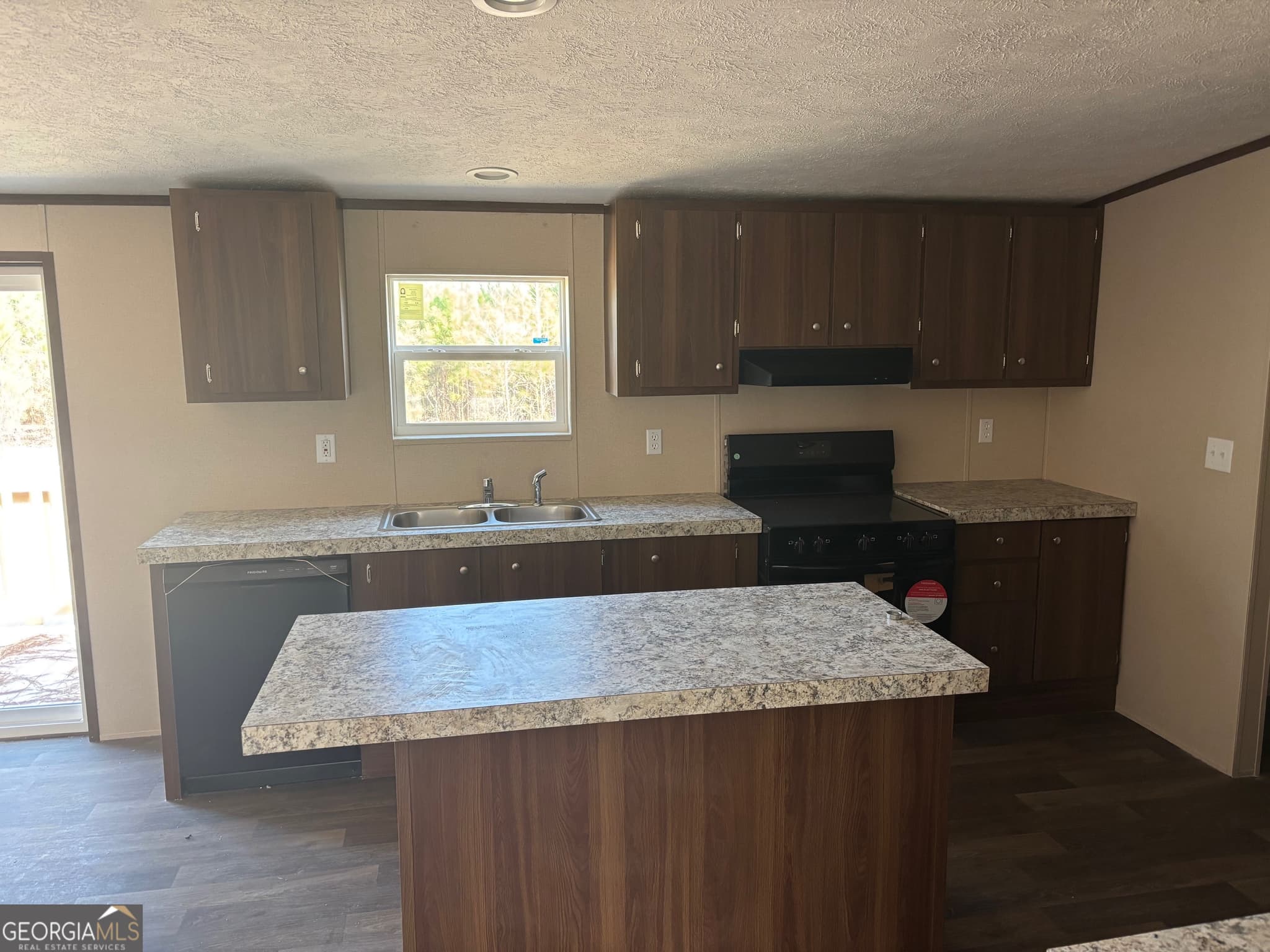 4 bedroom, 2 bathroom, 1,781 sq ft manufactured home,single family residence for sale at 464 Hwy 24 South, Milledgeville, GA 31061 — photo 5
