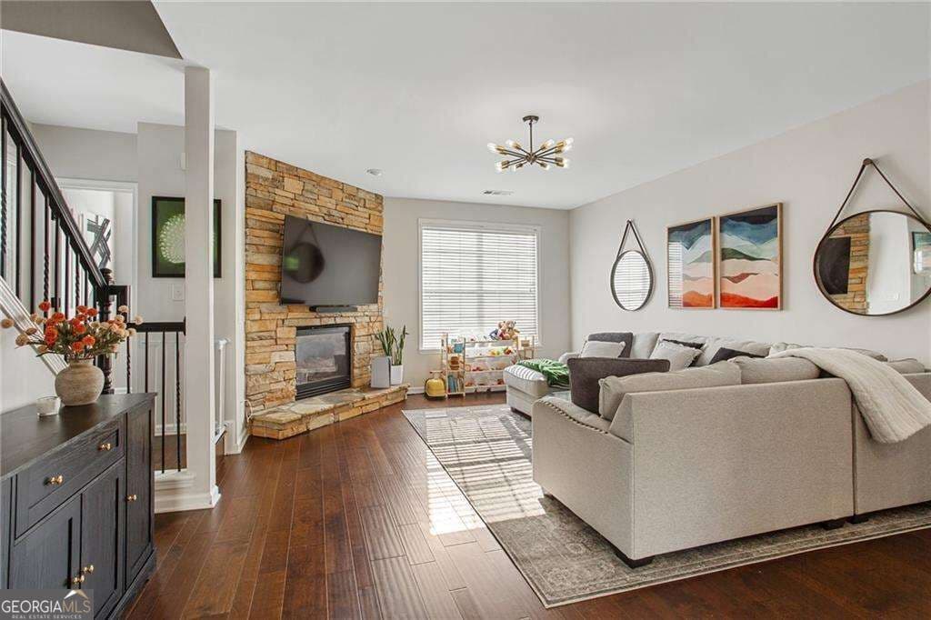 3 bedroom, 2.5 bathroom, 1,960 sq ft townhouse for sale at 3796 Chattahoochee Summit Drive 29, Atlanta, GA 30339 — photo 5
