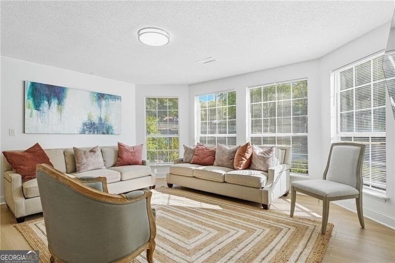 2 bedroom, 2 bathroom, 880 sq ft condominium for rent at 904 Wentworth Court, Alpharetta, GA 30022 for $2,100 a month — photo 1 of 1