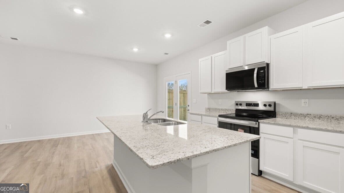 4 bedroom, 2.5 bathroom, 1,877 sq ft townhouse for sale at 3023 Ryker Road, Gainesville, GA 30507 — photo 6