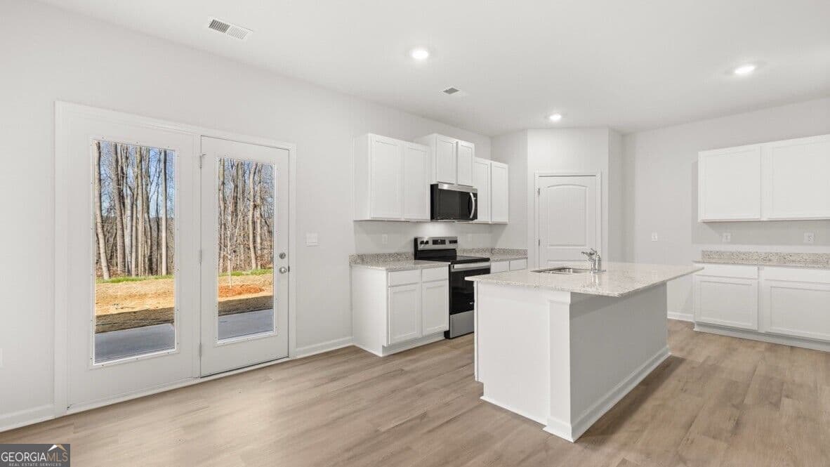 4 bedroom, 2.5 bathroom, 1,877 sq ft townhouse for sale at 3023 Ryker Road, Gainesville, GA 30507 — photo 5