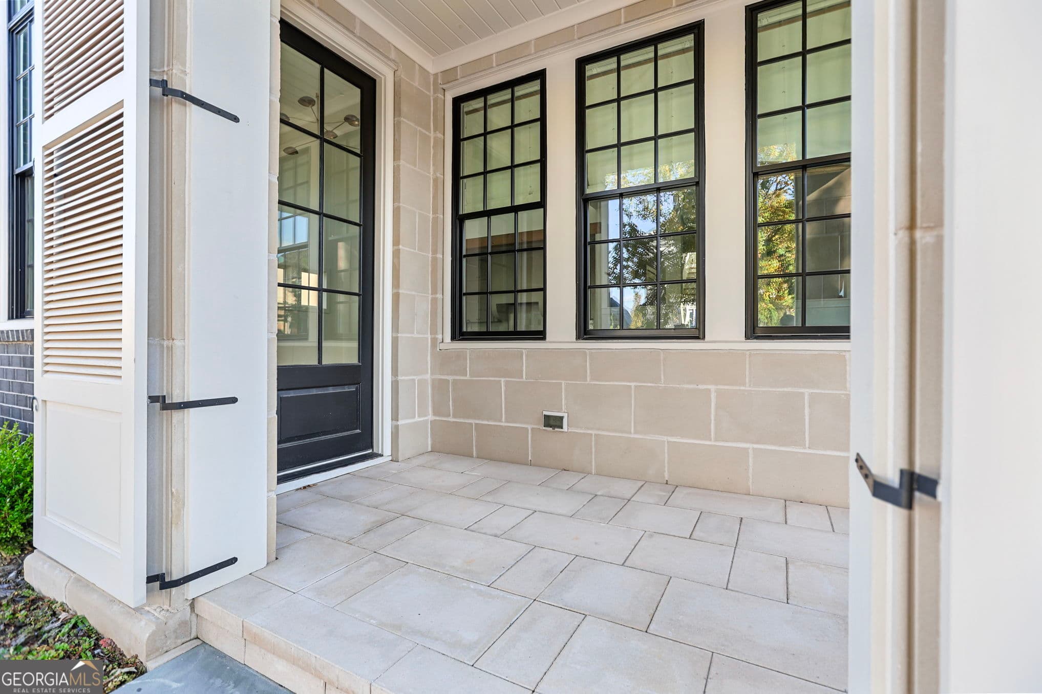 4 bedroom, 4.5 bathroom, 2,823 sq ft single family residence for sale at 190 Central Avenue, Fayetteville, GA 30214 — photo 6
