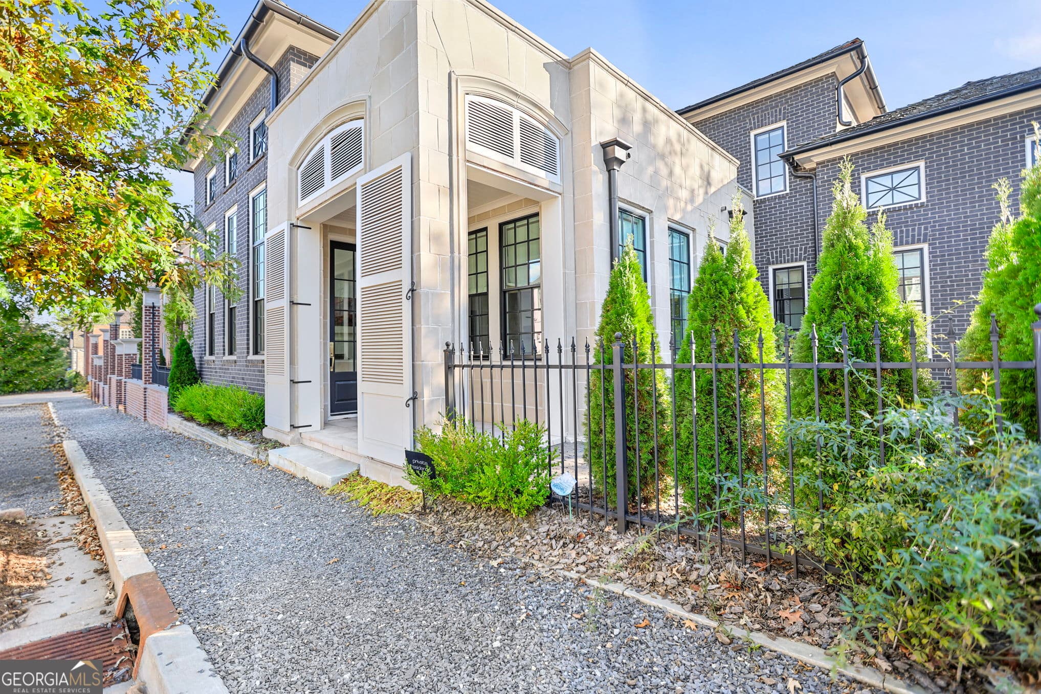 4 bedroom, 4.5 bathroom, 2,823 sq ft single family residence for sale at 190 Central Avenue, Fayetteville, GA 30214 — photo 5