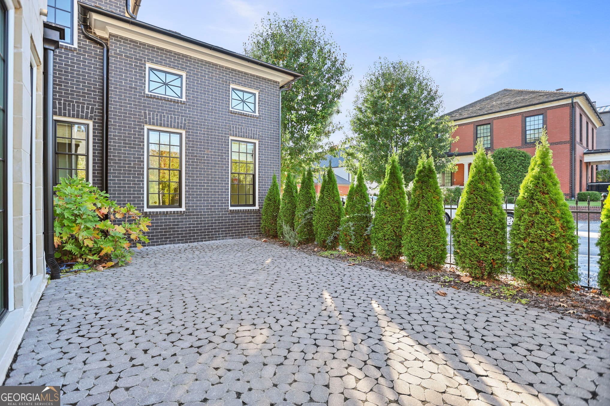 4 bedroom, 4.5 bathroom, 2,823 sq ft single family residence for sale at 190 Central Avenue, Fayetteville, GA 30214 — photo 4