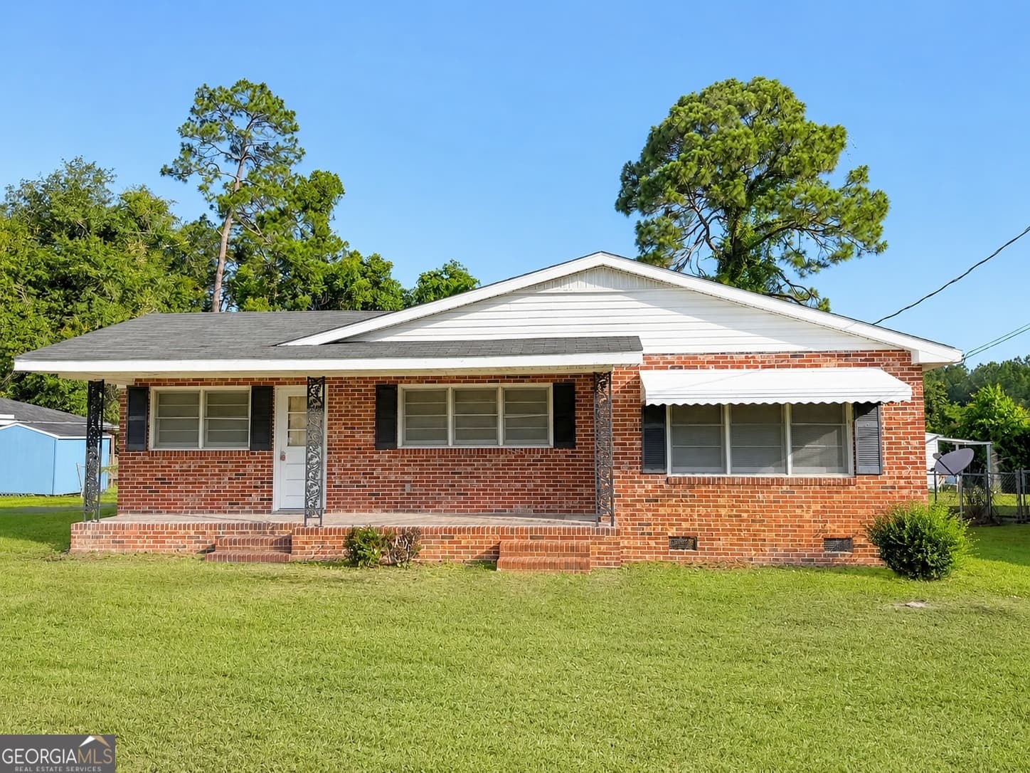 3 bedroom, 1.5 bathroom, 1,392 sq ft single family residence for sale at 2021 Tebeau Street, Waycross, GA 31501 — photo 2