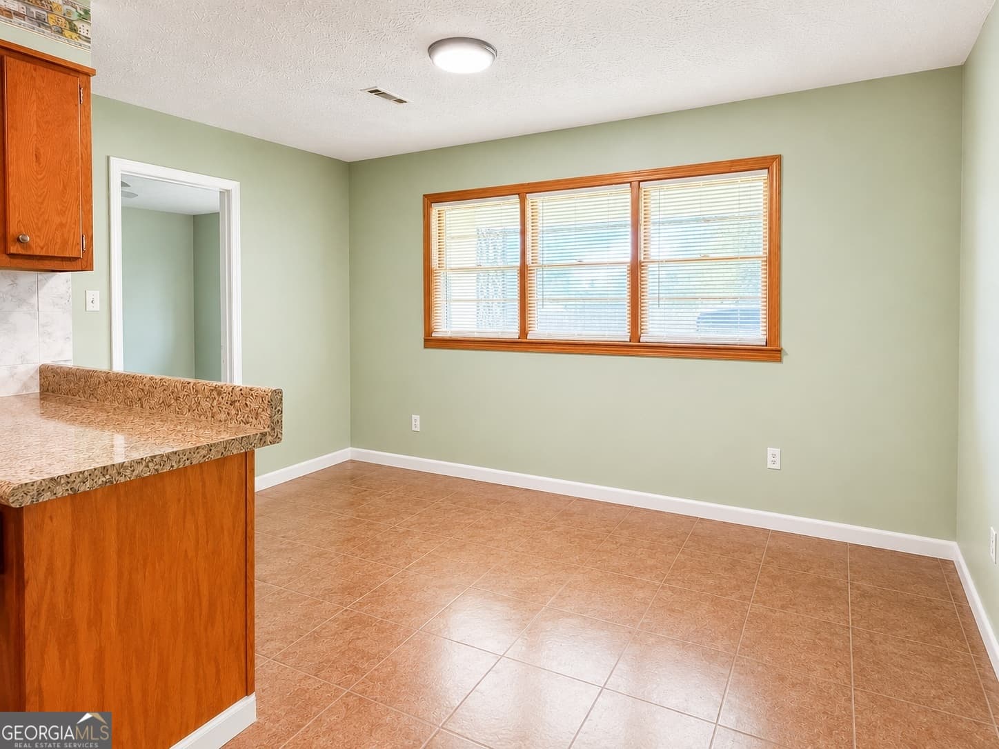 3 bedroom, 1.5 bathroom, 1,392 sq ft single family residence for sale at 2021 Tebeau Street, Waycross, GA 31501 — photo 6